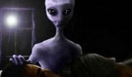 美国人爆料外星人视频,美国人亲历外星人神秘现象