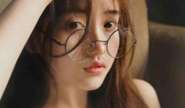 网红爱婷哥吃瓜头像图,揭秘网络红人的趣味生活